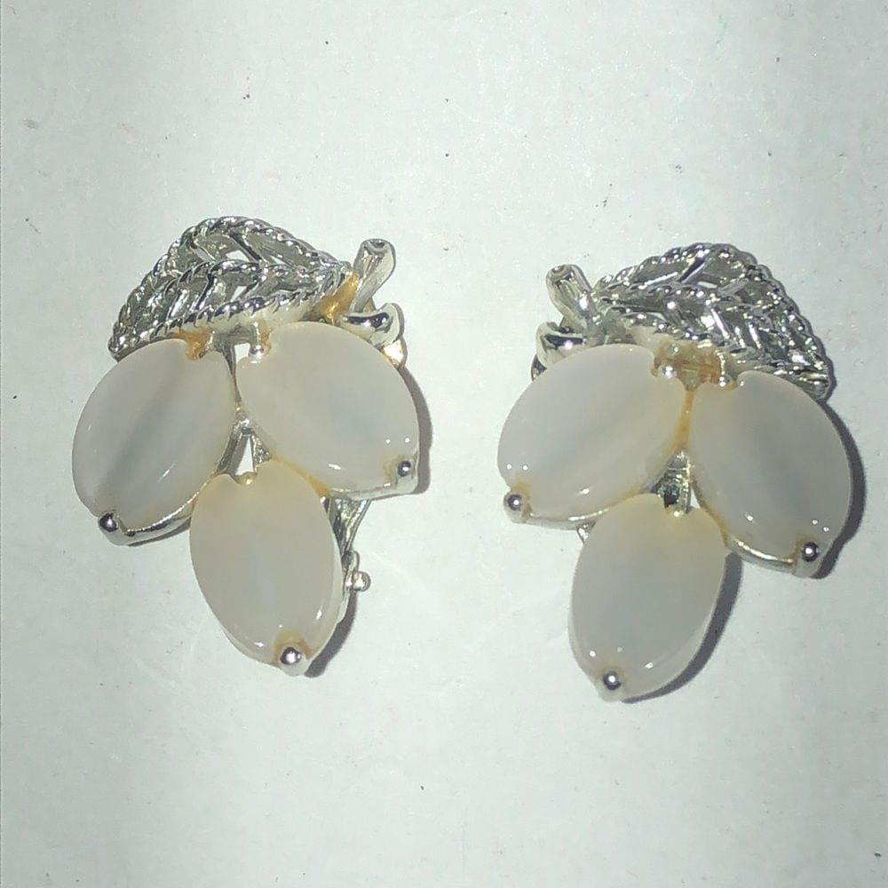 Lisner Vintage Silver Tone & White Thermoset Resin Floral Clip On Earrings